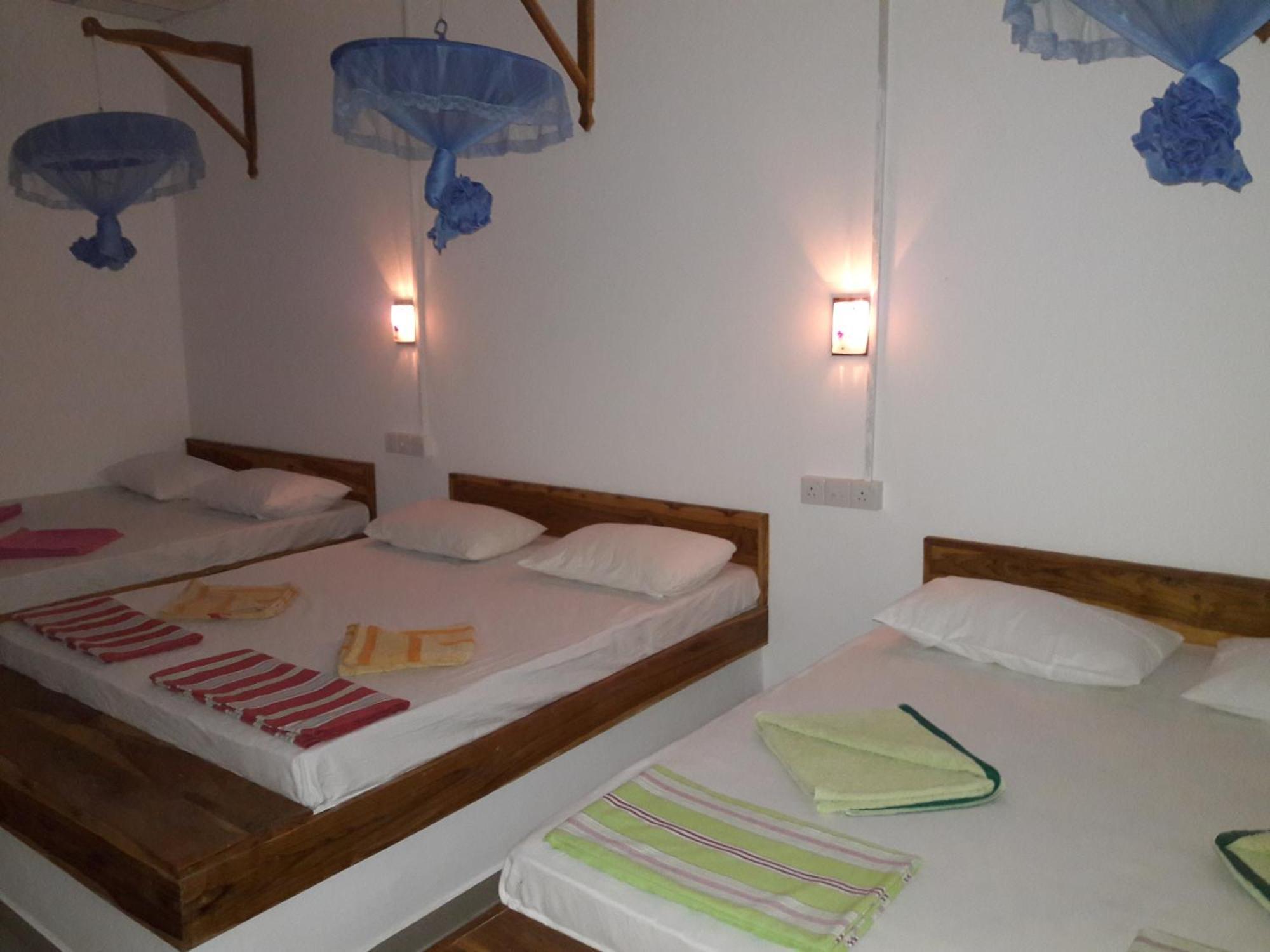Share Safari House Udawalawe Bed & Breakfast Exterior photo