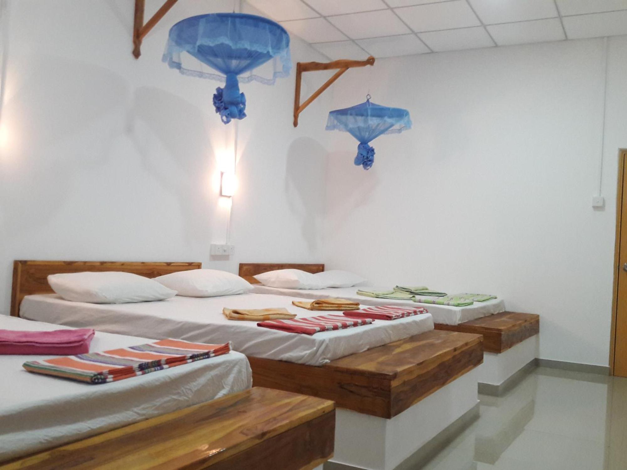 Share Safari House Udawalawe Bed & Breakfast Exterior photo